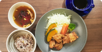 薬膳からあげランチ